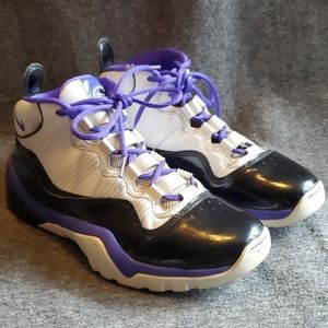 Nike basketball sneakers